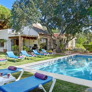 https://villa-with-private-pool-and-garden-in-marbella.1costadelsol.com